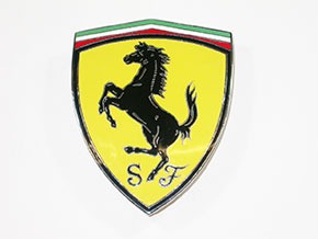 Stemma Ferrari smaltato (80 x 100mm) curvato dx